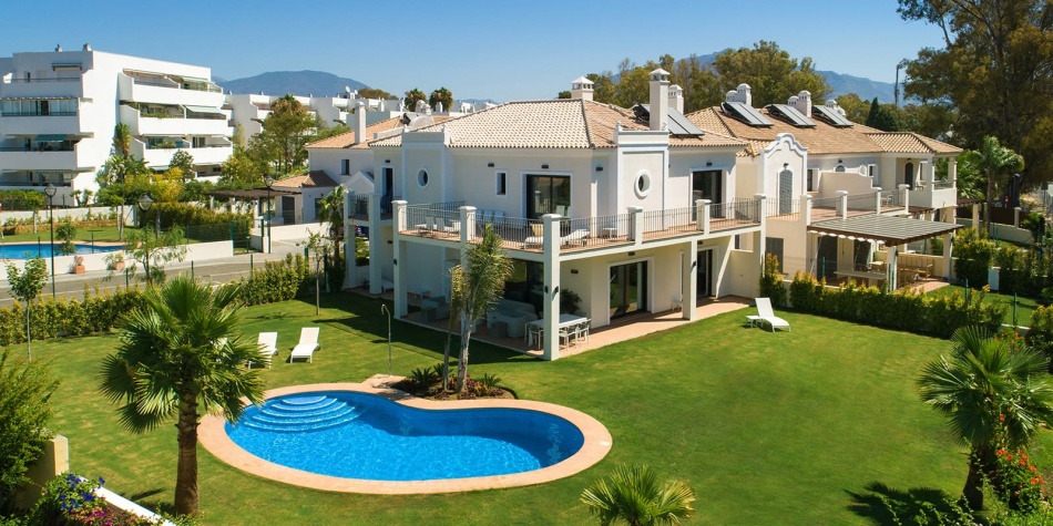 Urbanization. Oasis de Guadalmina Baja - Luxury villas in Marbella. House 8.